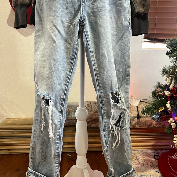 Willow and root Denim - Willow &Root distressed mom jeans Buckle